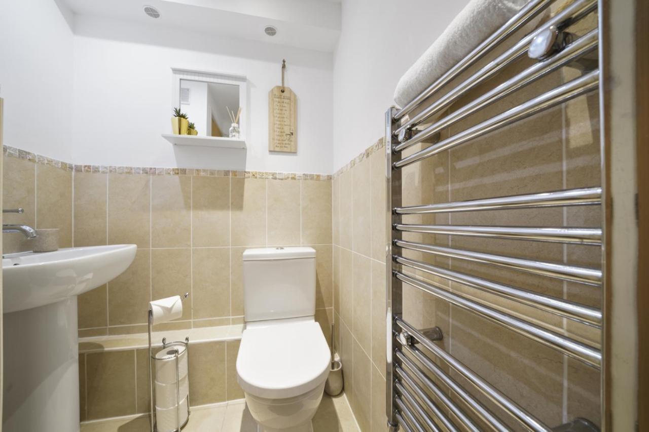 Super Funky Spire View Cottage - Free Gated Parking - Ultra Wifi Кентербері Екстер'єр фото